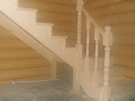 лестница из дерева