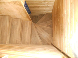 Лестницы деревянные