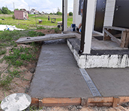 отмостка у дома